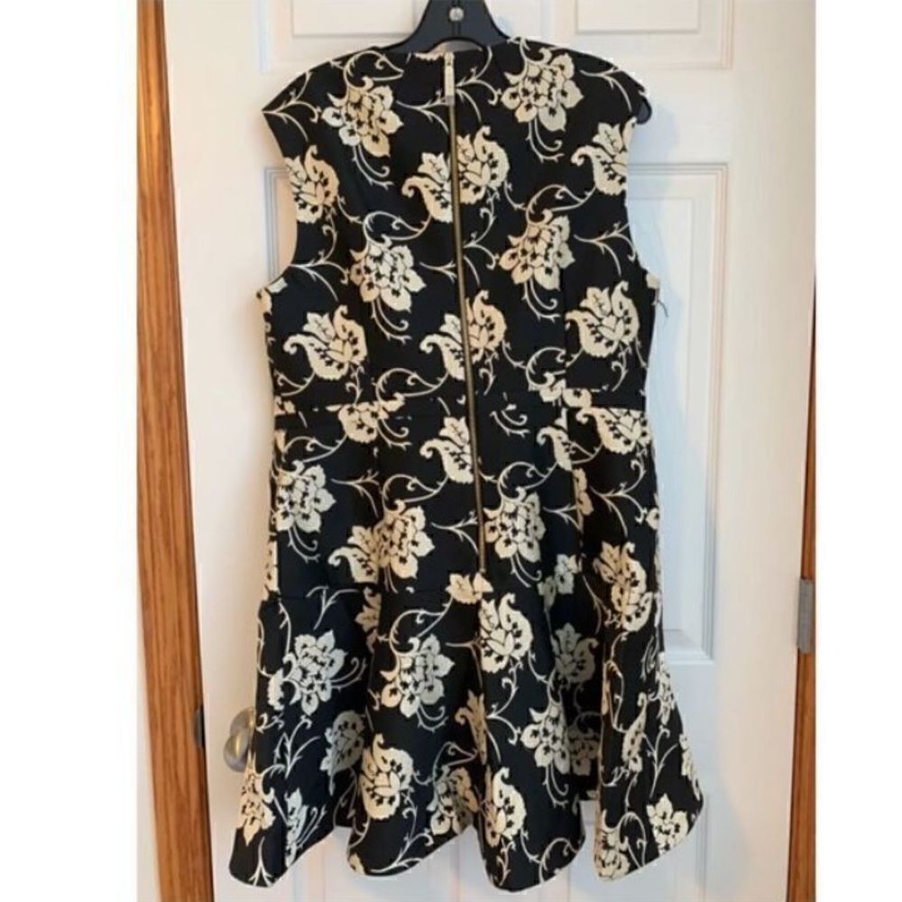 Ted Baker London Women’s Size 0 Ornate Paisley Ruffle Dress Black Fit and Flare - Picture 9 of 15